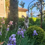 Costanza Con Giardino