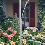 Costanza Con Giardino *