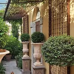 Costanza Con Giardino Apartment *