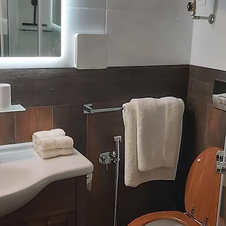 Appartement Costanza Con Giardino *