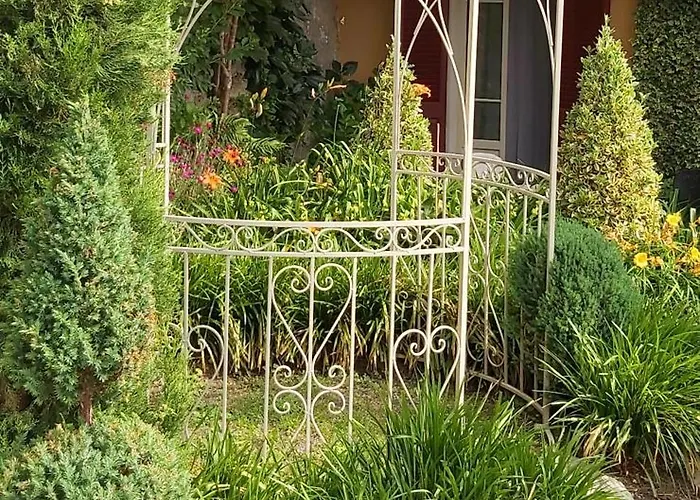 Costanza Con Giardino Магрельо